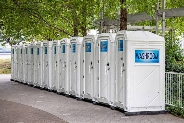 Best Portable restroom solutions  in Vernon, AL