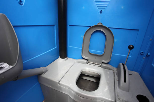 Best Porta potty rental near me  in Vernon, AL